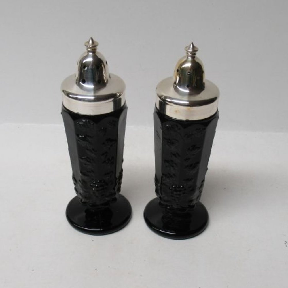 Westmoreland Black PANELED GRAPE 4 1/2 Inch High Salt and Pepper Shakers, Pair